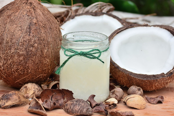 Nutrientes essenciais presentes no coco e seus benefícios