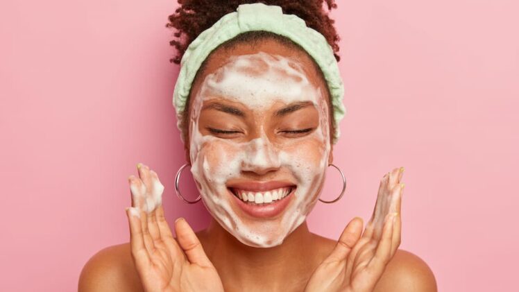 Skincare para uma pele radiante: Passos essenciais e produtos recomendados